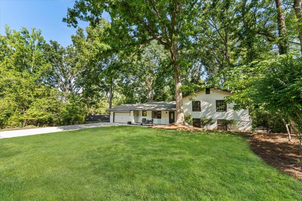 1606 E Nancy Creek Dr., Brookhaven, GA 30319