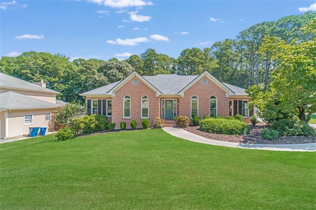 2078 Lakewood Cir., Grayson, GA 30017