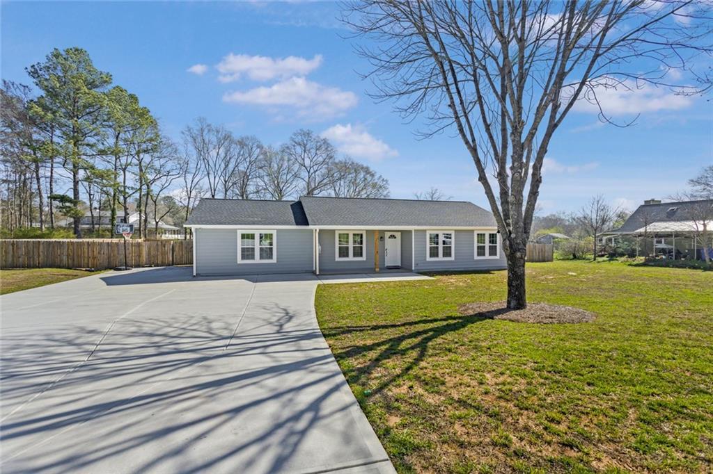 2001 Raymonds Dr., Loganville, GA 30052