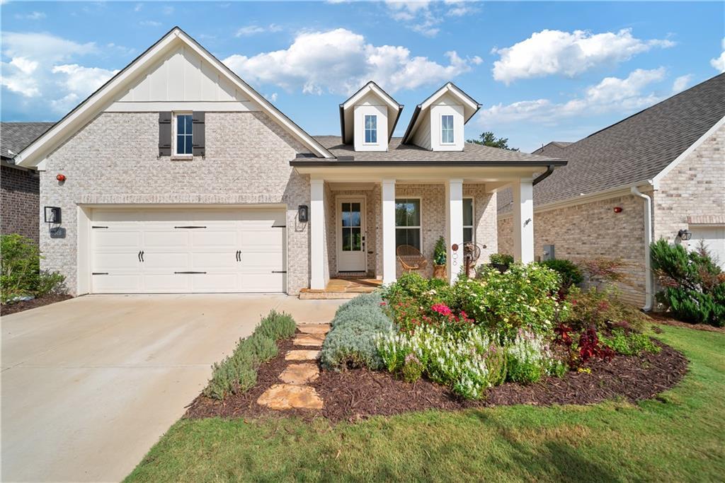 318 Carriage Glen Ln., Woodstock, GA 30188