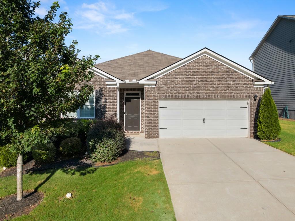 152 Starbuck Pkwy., Pendergrass, GA 30567