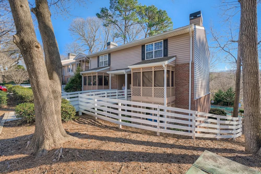 271 Quail Run, Roswell, GA 30076
