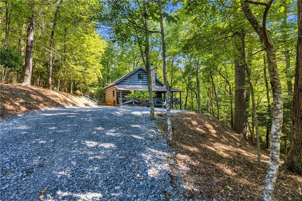 326 Honeysuckle Way, Blue Ridge, GA 30513