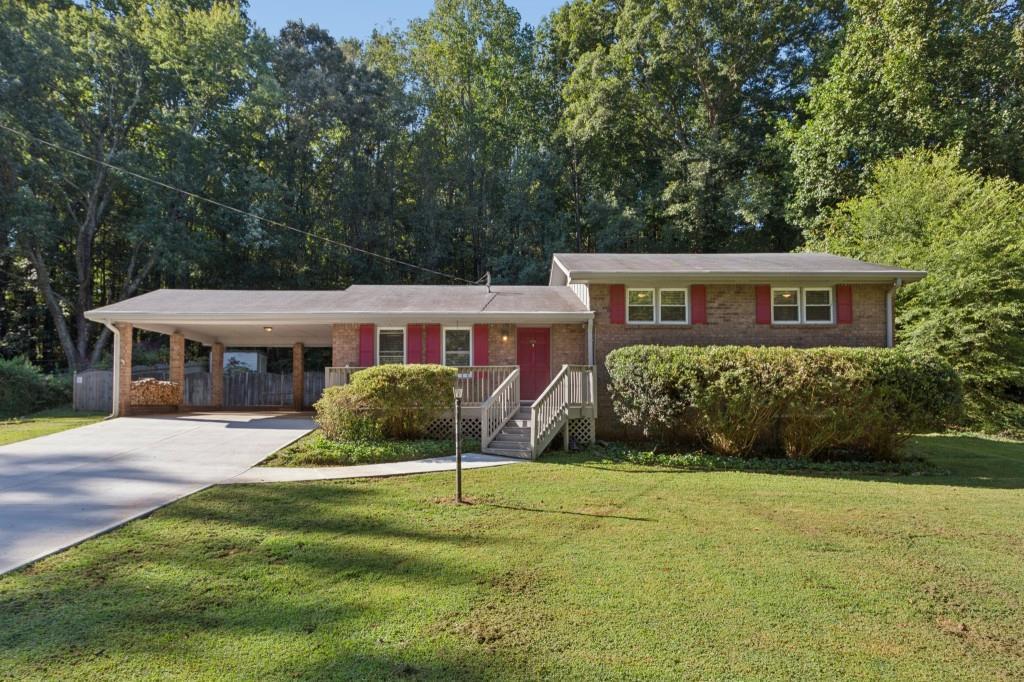 6684 Redwood Dr., Douglasville, GA 30135