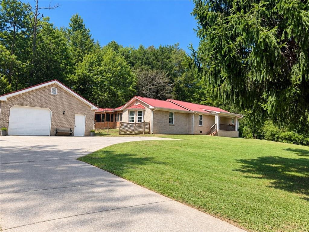 26 Farmer Rd., Cartersville, GA 30120