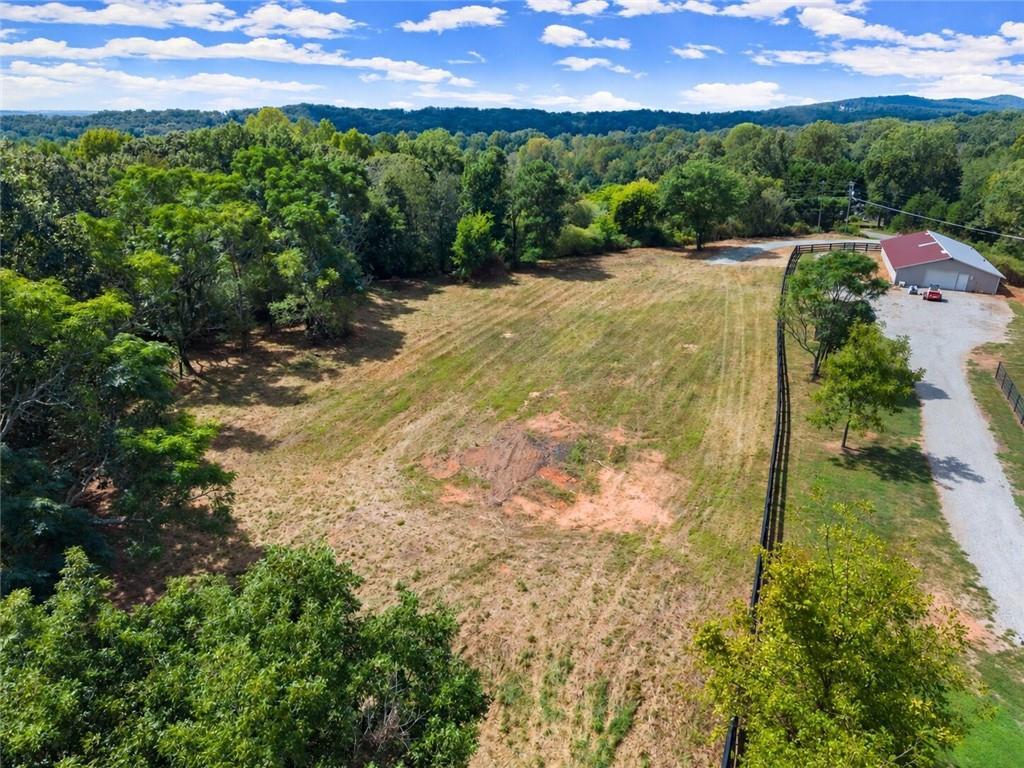 7245 Wits End Dr., Gainesville, GA 30506