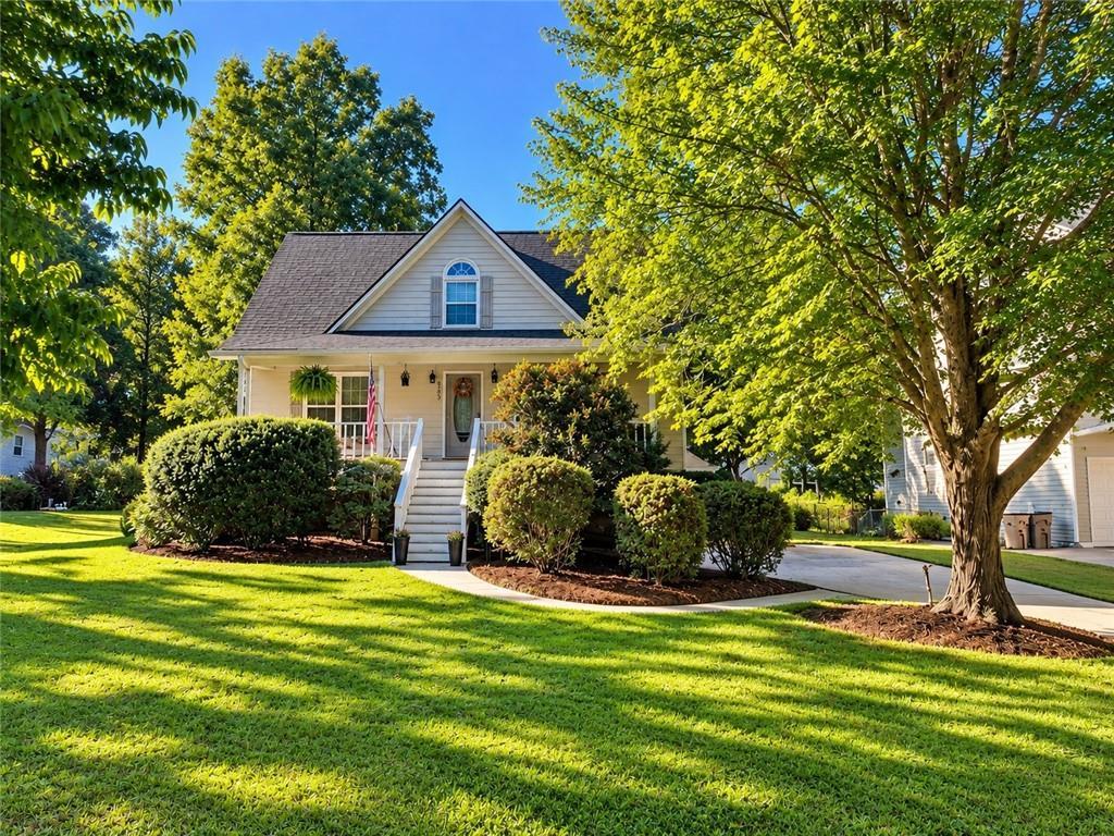 323 West Ln., Woodstock, GA 30188