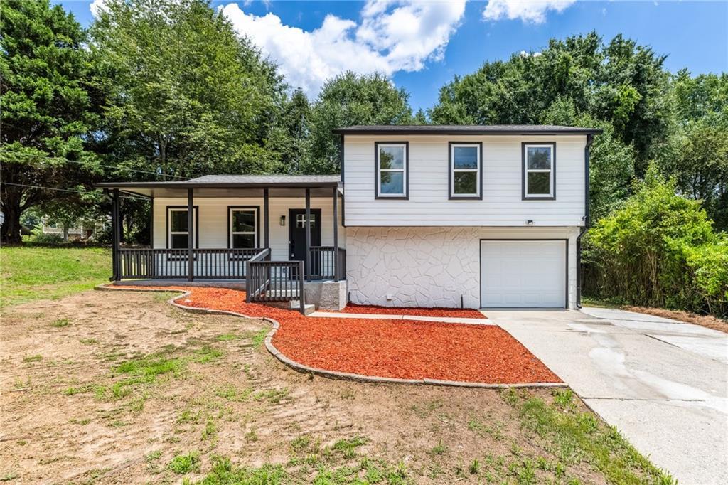 847 Half Moon Hollow, Lilburn, GA 30047