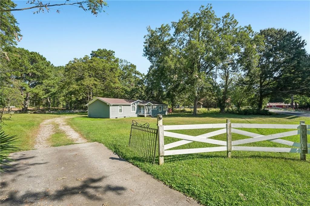 718 Panola Rd., Ellenwood, GA 30294