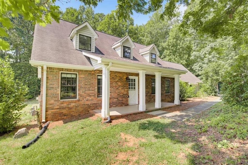 435 NW Stonehenge Dr., Marietta, GA 30064