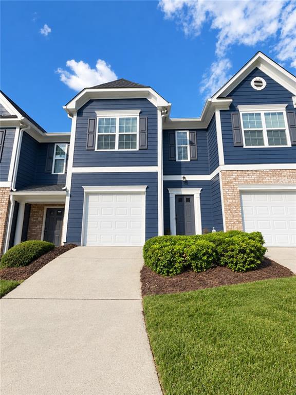6608 Splashwater Dr., Flowery Branch, GA 30542