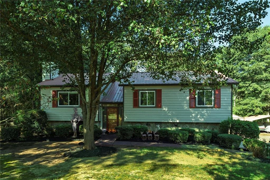 101 Holly Creek Ct., Woodstock, GA 30188