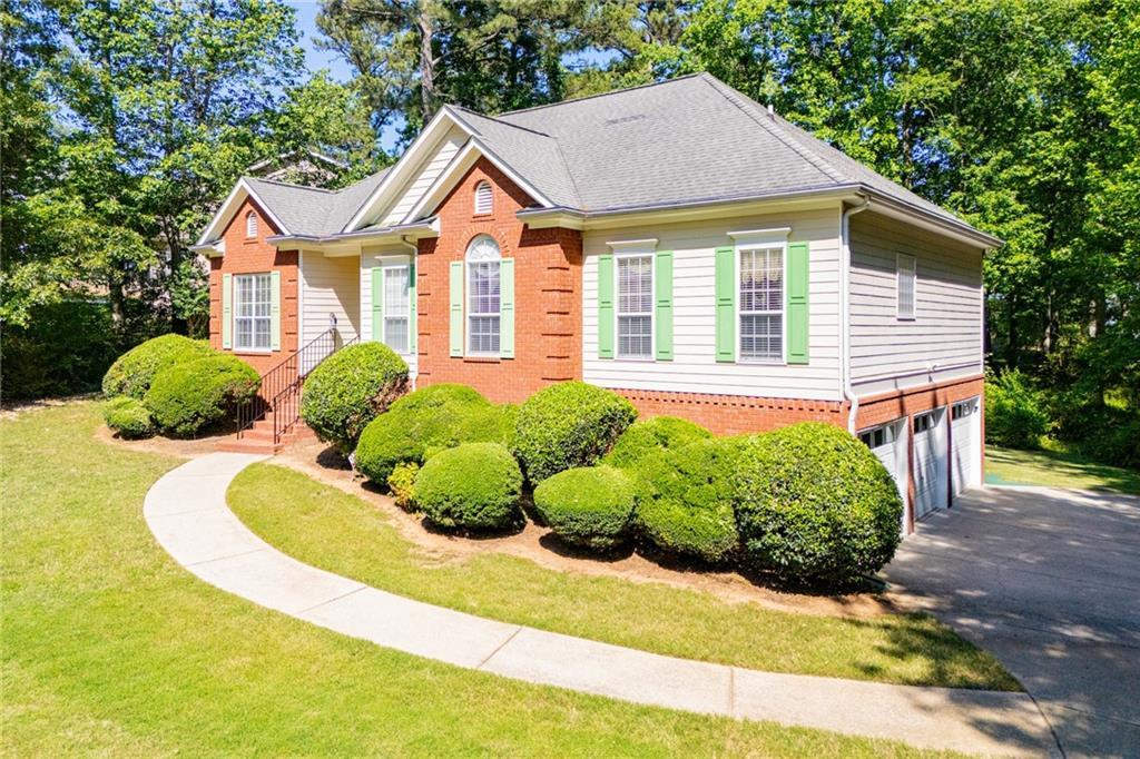 1294 Windsor Glen Dr., Douglasville, GA 30134