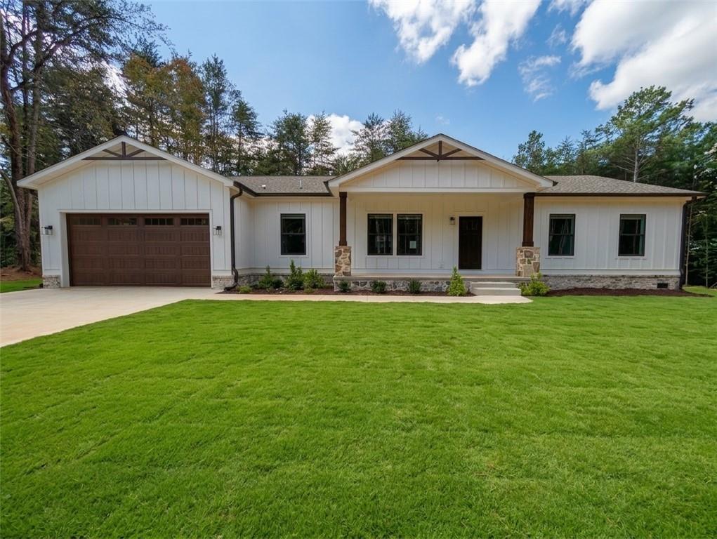 5568 Saddle Club Rd., Gainesville, GA 30506