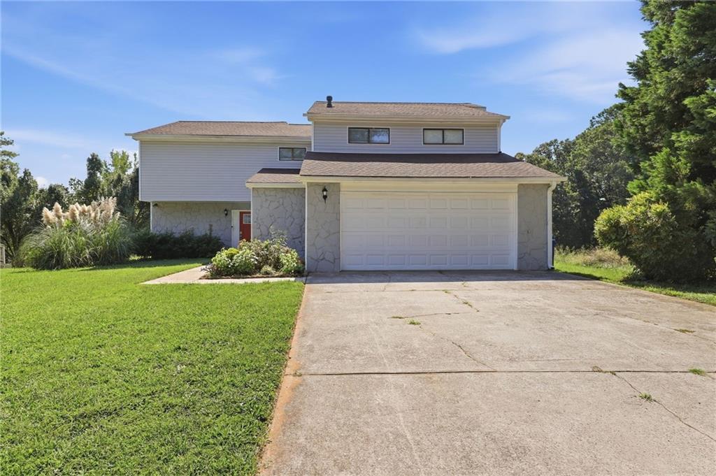 5006 Stoney Point Cir., Stone Mountain, GA 30088