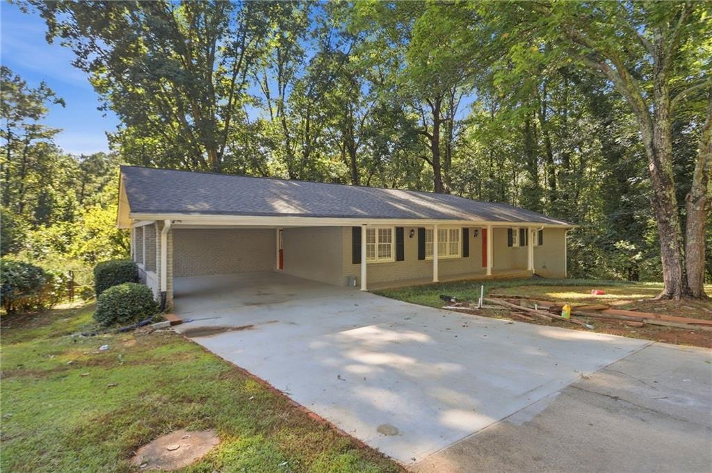 5528 Fern Creek Dr., Lilburn, GA 30047
