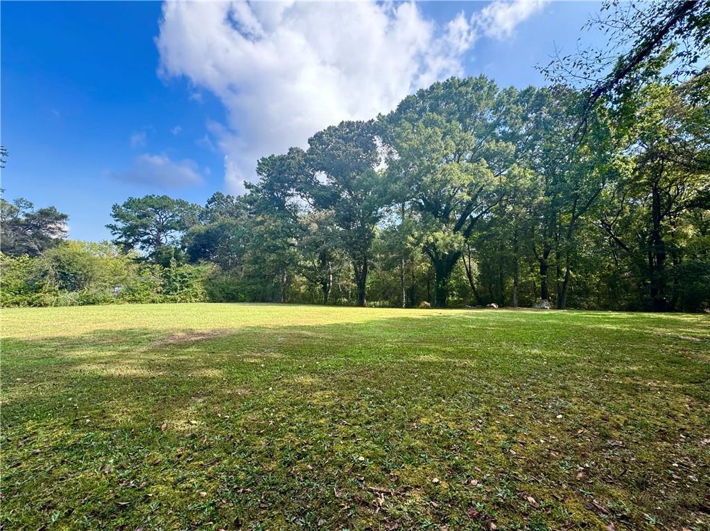 17 Farm Rd., Taylorsville, GA 30178