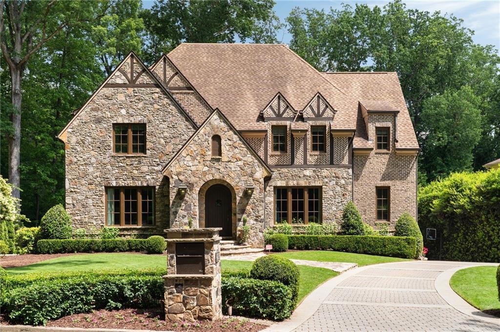 4207 Glengary Dr., Atlanta, GA 30342