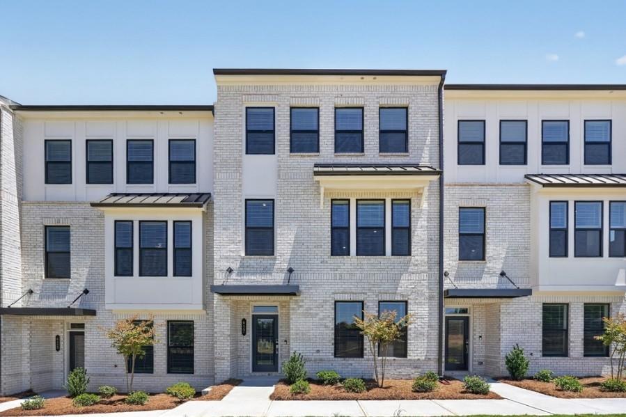627 Oak Bluff Dr., Cumming, GA 30040