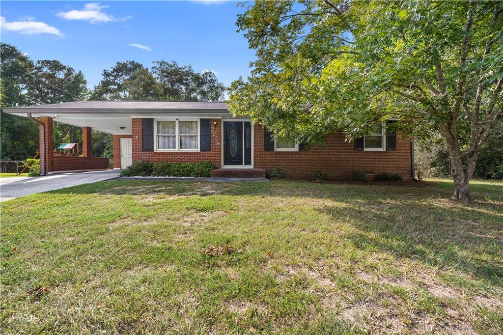 151 Plantation Dr., Fayetteville, GA 30215