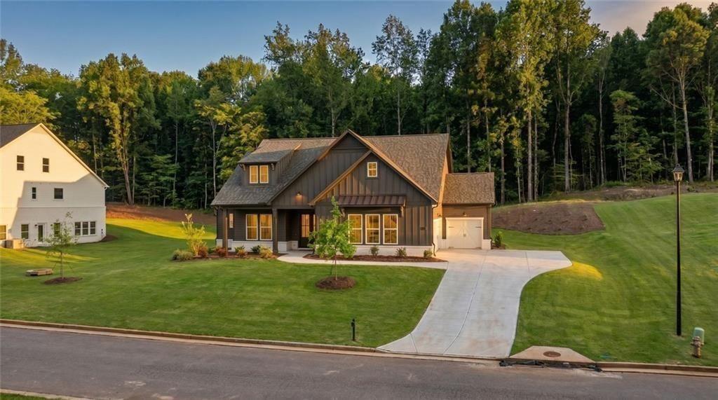 8340 Creekside Overlook Dr., Gainesville, GA 30506