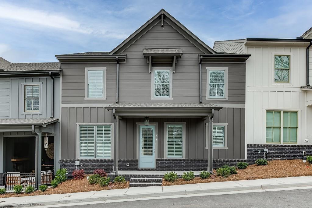 5611 Pine St., Flowery Branch, GA 30542