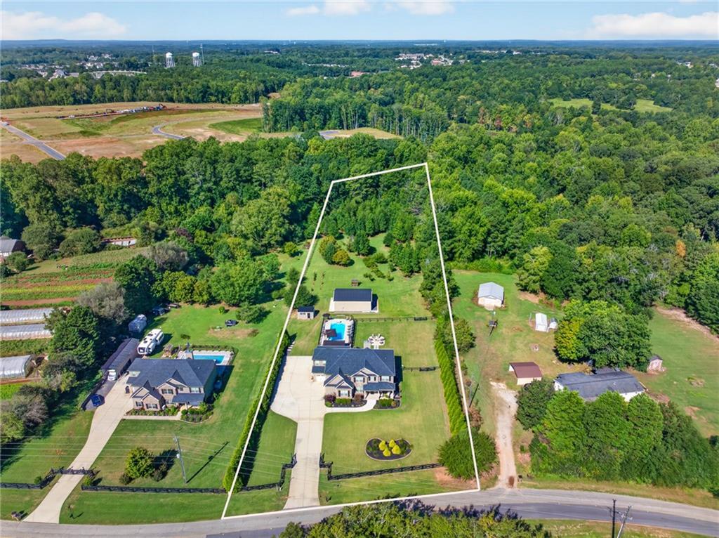 415 Skelton Rd., Hoschton, GA 30548