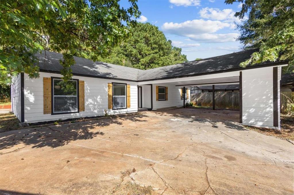 4424 Carriage Trl, Stone Mountain, GA 30083