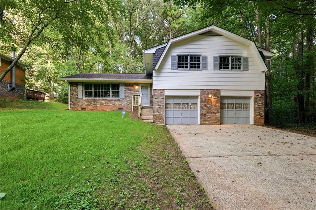 7052 Lodgepole Dr., Morrow, GA 30260
