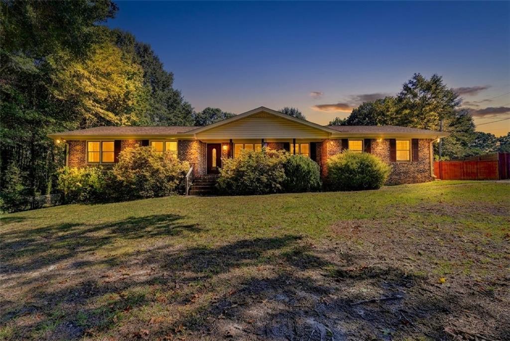 2926 Elizabeth Ln., Snellville, GA 30078