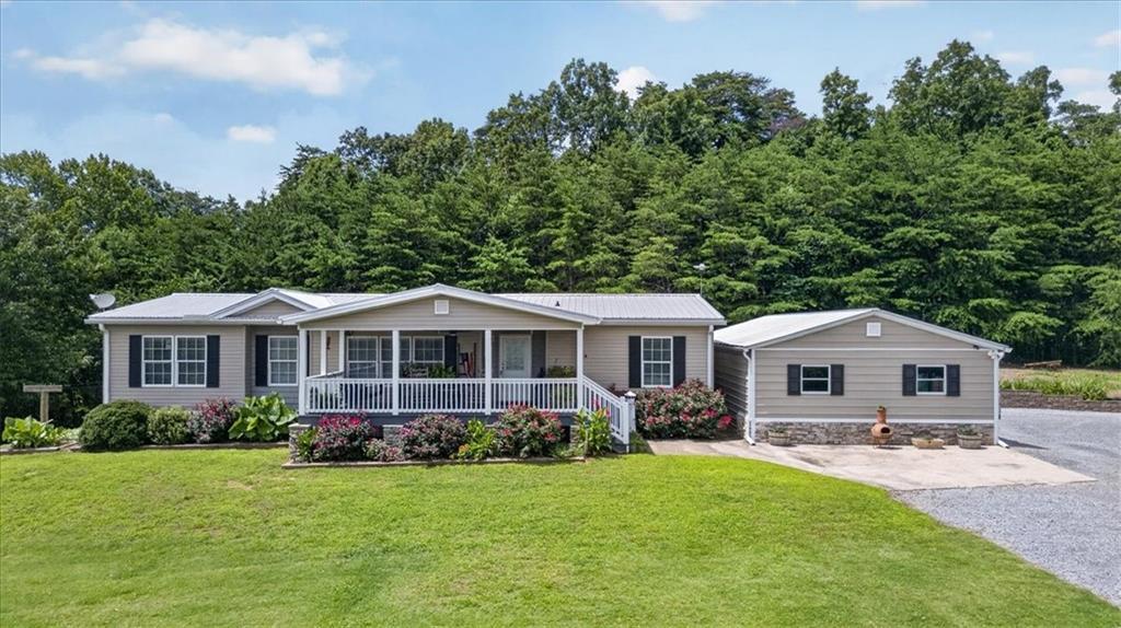 290 Knucklesville Rd., Rydal, GA 30171