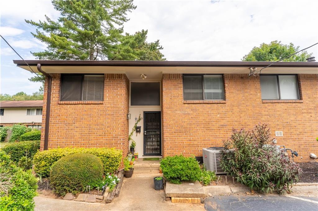 2523 Bradford Sq., Atlanta, GA 30345