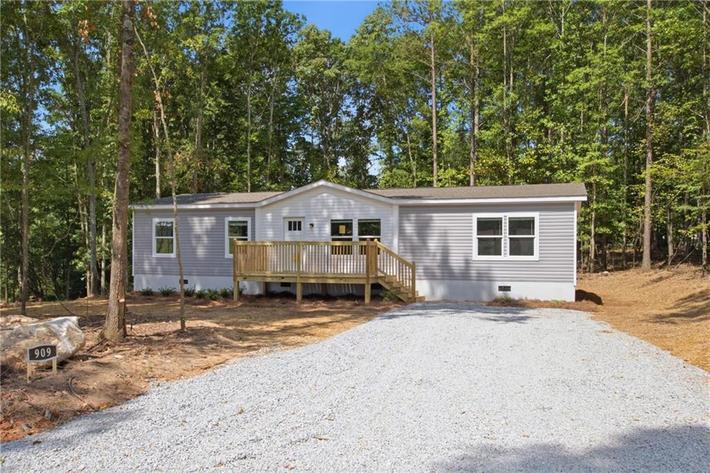 1129 Alto Mud Creek Rd., Alto, GA 30510