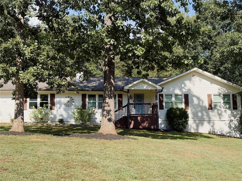 1738 Sandy Ct., Snellville, GA 30078
