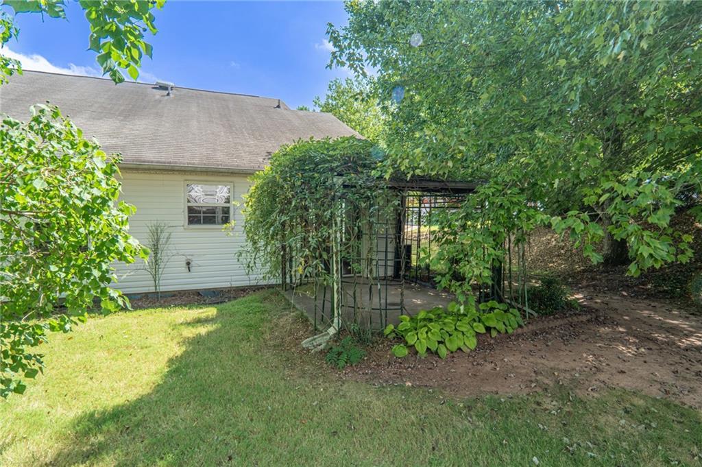 209 Cottonwood Creek Cir., Canton, GA 30114