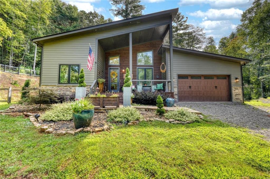 6824 Mountain Laurel Rd., Hiawassee, GA 30546