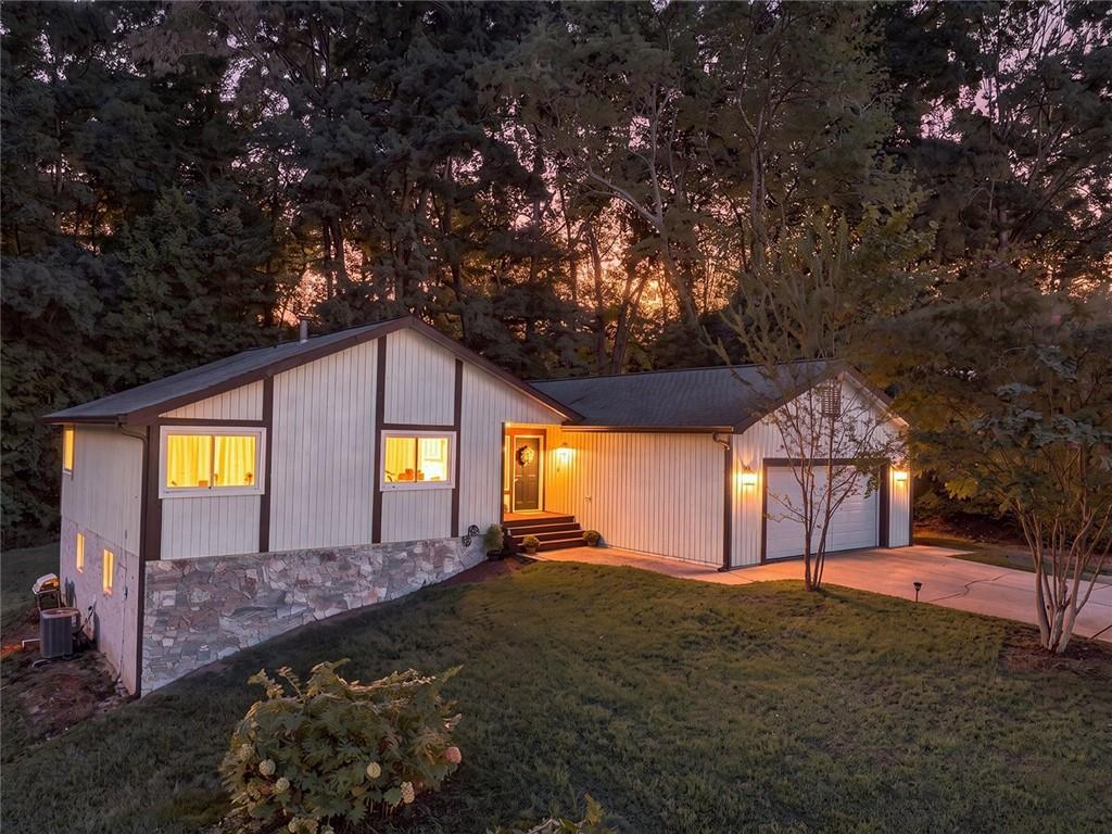 2644 Royal Oak Ct., Acworth, GA 30102