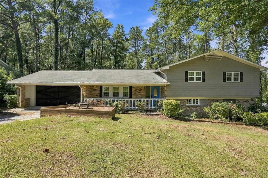 3179 Flamingo Dr., East Point, GA 30344