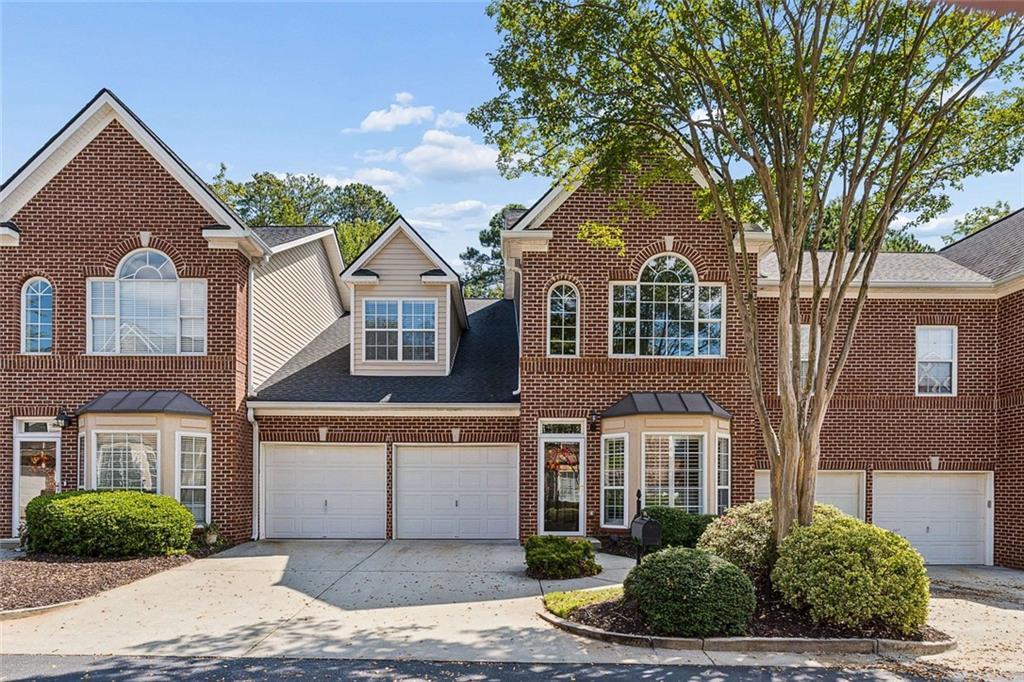 8006 Lexington Dr., Roswell, GA 30075