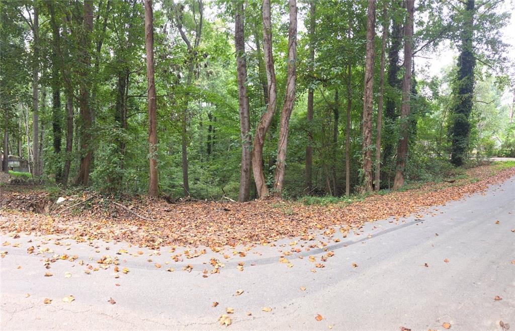 3828 Lance Dr., Flowery Branch, GA 30542