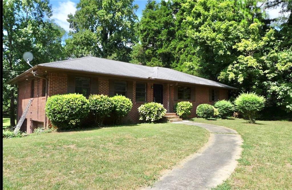 2808 Benjamin E Mays Dr., Atlanta, GA 30311
