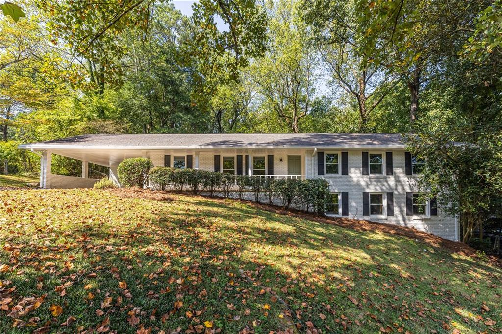 1590 Knob Hill Dr., Atlanta, GA 30329