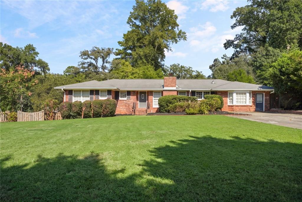 2579 Whiteleigh Dr., Atlanta, GA 30345
