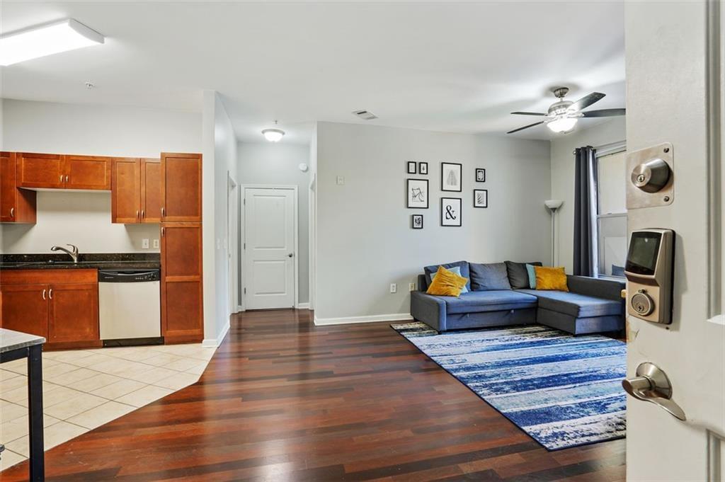 870 Mayson Turner Rd. #1127, Atlanta, GA 30314