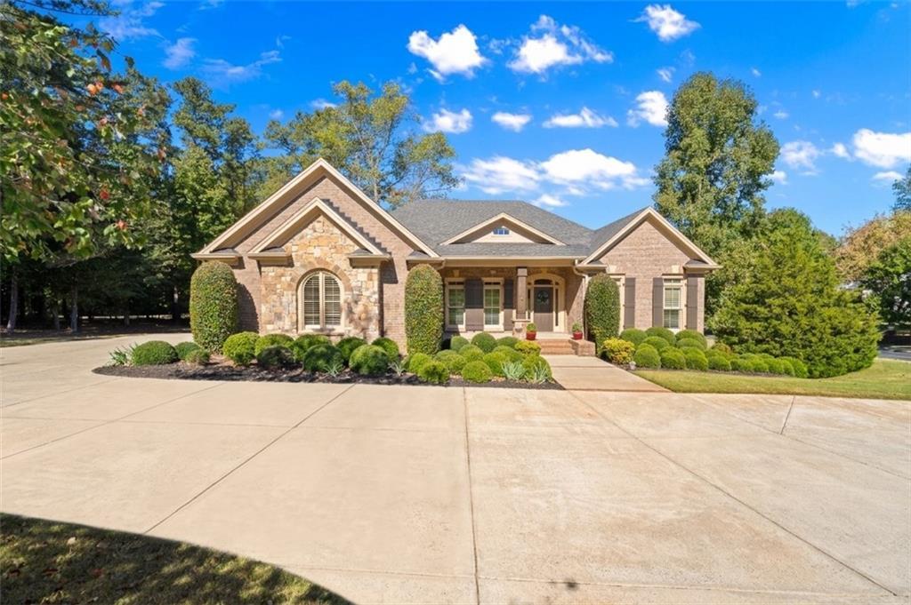 900 Canonero Dr., Milton, GA 30004