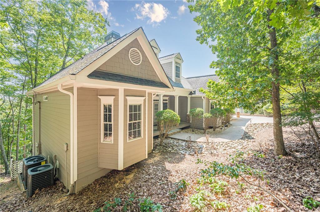 805 Lake Arrowhead Dr., Waleska, GA 30183