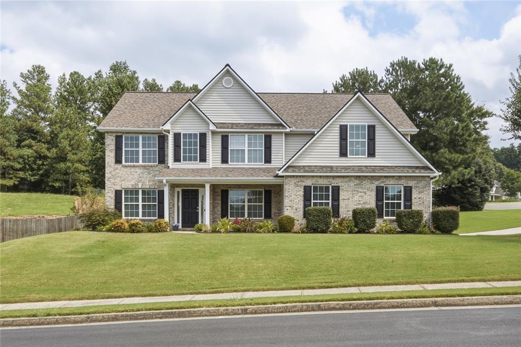 703 Country Grove Ln., Auburn, GA 30011