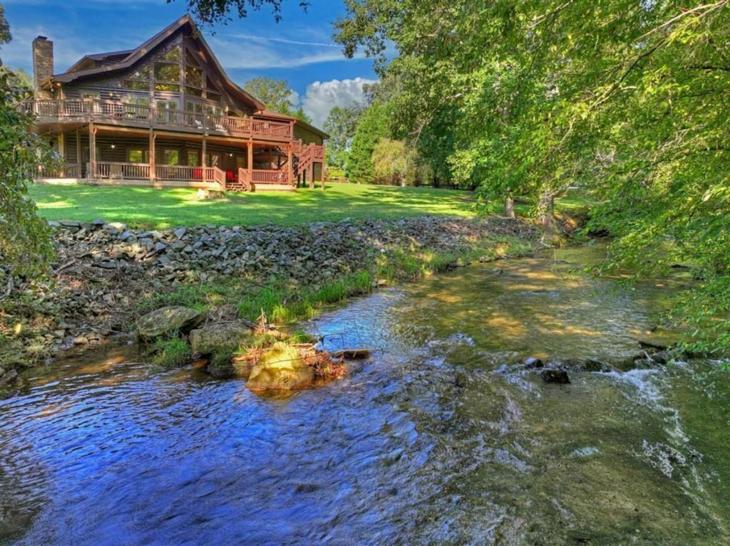 43 Devils Den Rd., Epworth, GA 30541