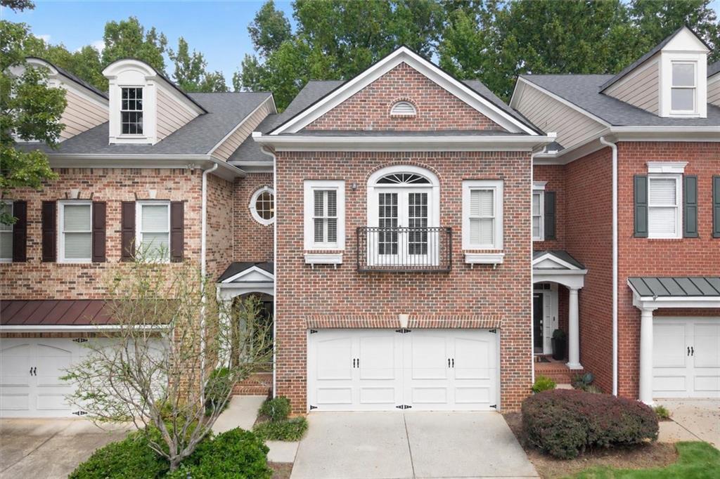 3105 Village Green Dr., Roswell, GA 30075