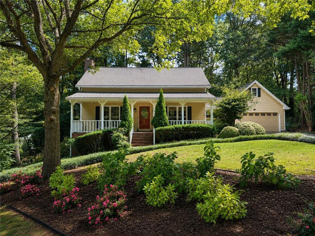 1052 Evelyn Ln., Lilburn, GA 30047